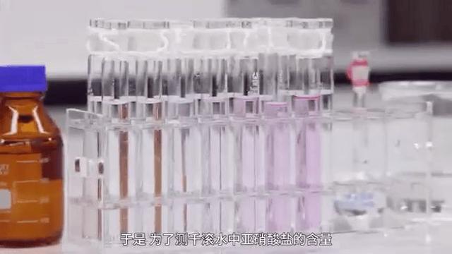 我一般一会烧开两次，如果没喝完会把水换掉，不会烧第三次，还有很多人都不会喝隔夜的