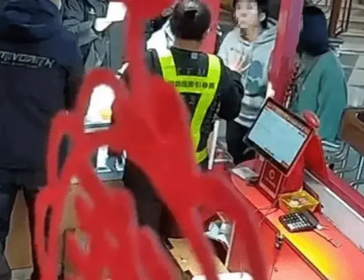 撕毁呀[微笑]，然后退你2元[狗]