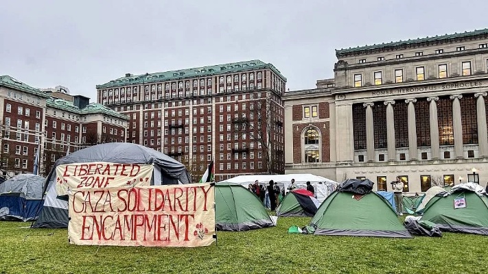 当地时间4月22日，美国哥伦比亚大学爆发支持巴勒斯坦抗议活动已持续近一周。为抗议