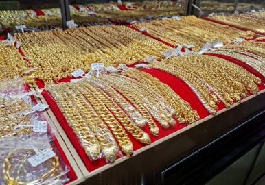 黄金价格再度创下历史新高，因市场对美联储9月降息的预期不断升温，提振了黄金的投资