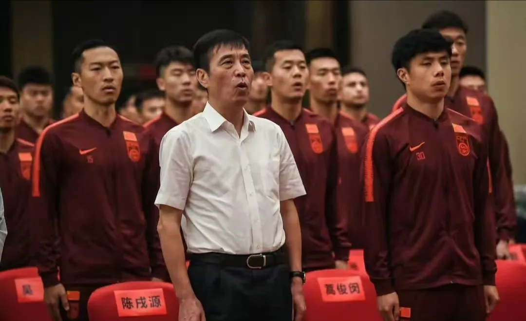 伊万科维奇出任国足主帅我还是想说，郑智、邵佳一、陈涛等中方教练成员，最多保留一个