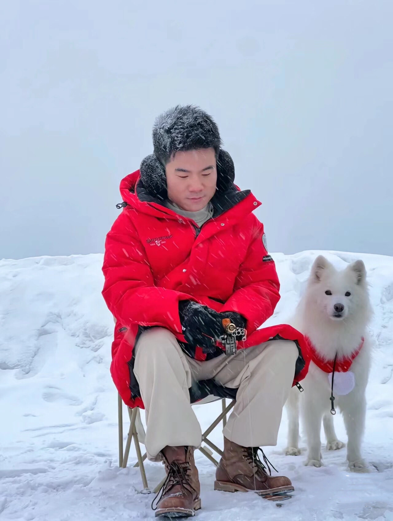 最近，董宇辉和古尔纳进行了一次对谈。他们聊了些什么呢？据说，他们讨论了全球变暖的