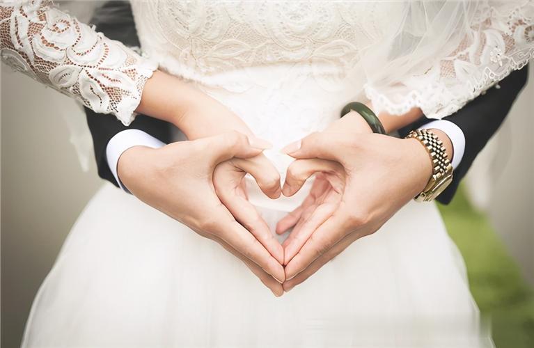 #你认为女孩什么年龄段结婚最好#