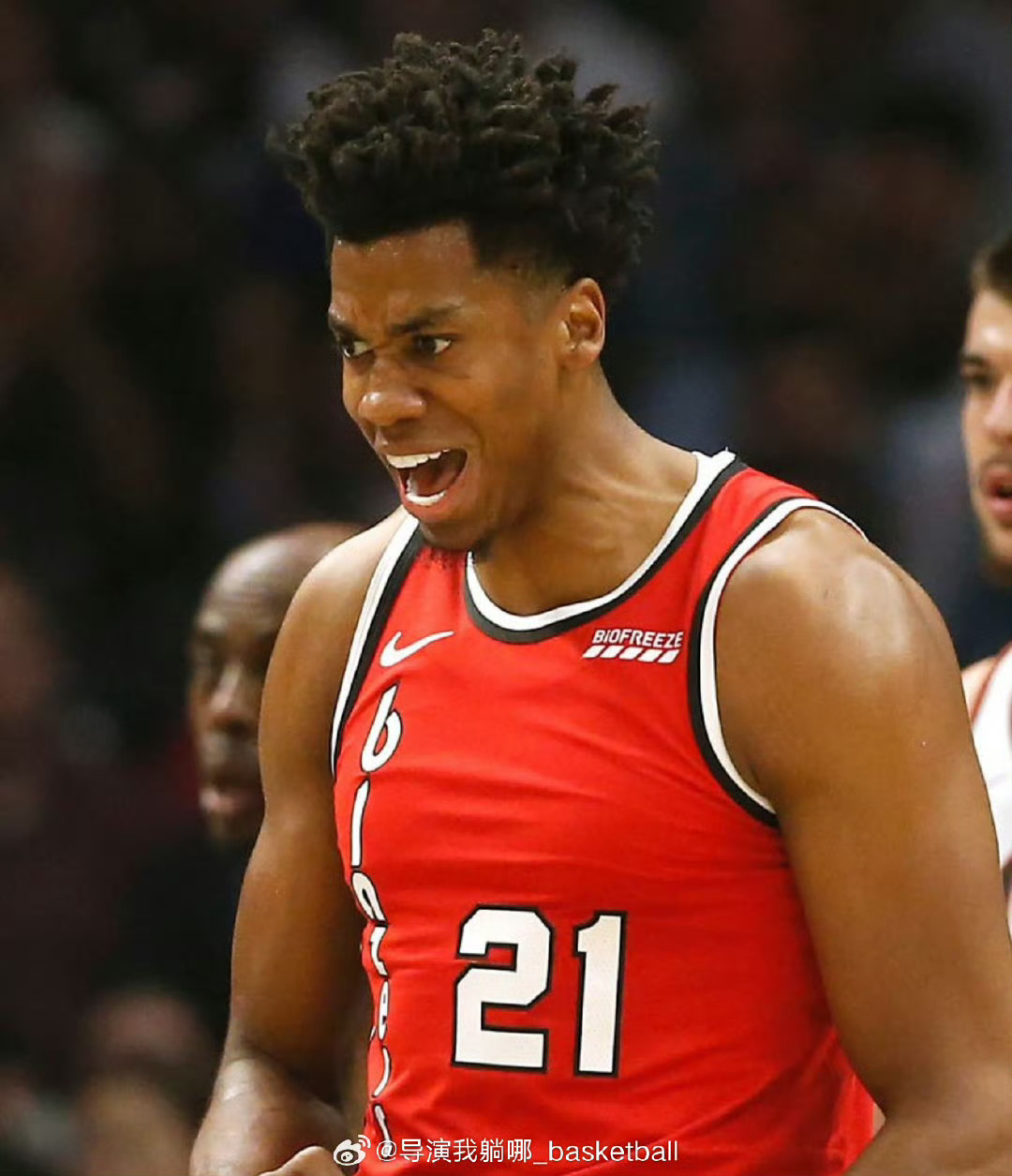 CBA球队上海男篮已正式邀请前NBA中锋哈桑·怀特塞德赴日本随队试训。怀特塞德于2025年9月7日前后抵达日本，与正在当地进行热身赛的上海男篮会合，开启随队试训流程。
怀特塞德自2021-22赛季离开