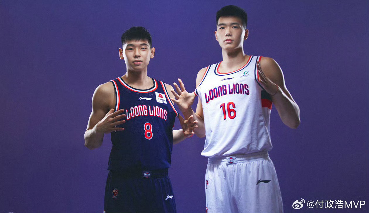 崔永熙与焦泊乔加盟广东男篮。广东男篮和龙狮男篮做了交易。广东宏远获得：崔永熙、焦泊乔的签约权。广州龙狮获得：徐昕签约权、陈国豪签约权、年轻球员彰华非与夏振峰，以及一笔高额现金（具体金额未公开）。
广东