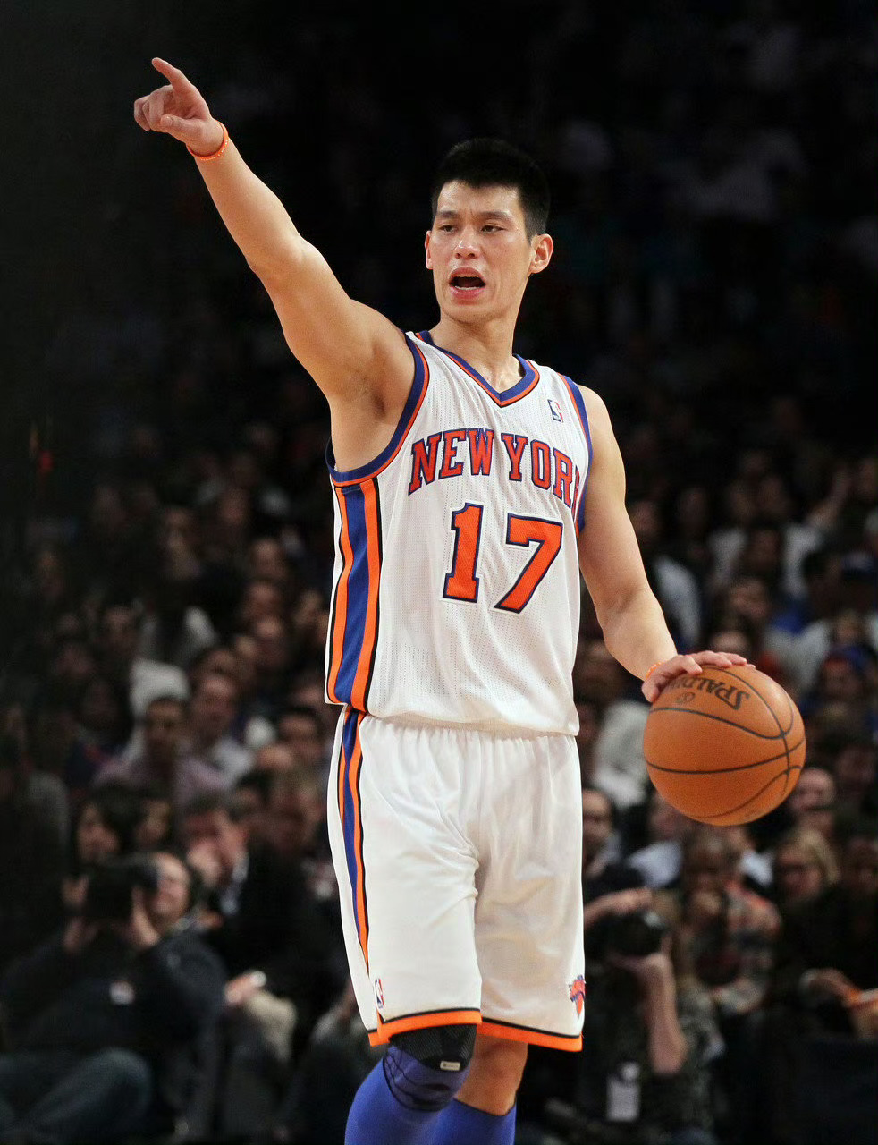 CBA消息：林书豪退役。林书豪退役：15年传奇落幕，江湖永念“林疯狂”。
2025年8月31日，37岁的林书豪通过个人社交媒体正式宣布退役，结束长达15年的职业篮球生涯。他在声明中坦言："这是我这辈子