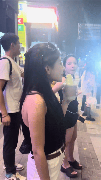 你们美女吃冰淇淋都是这样的吗