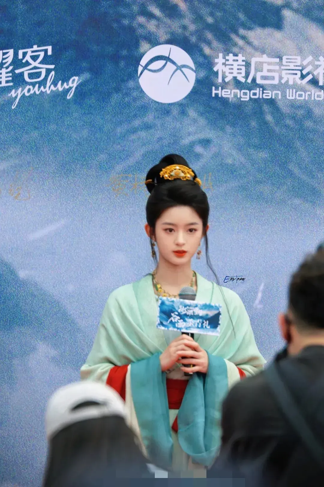 涓涓细流汇成巨大祖母绿，国民女儿黄杨钿甜的新剧《冰湖重生》即将播出，大家要一如既往地支持，太期待了！
