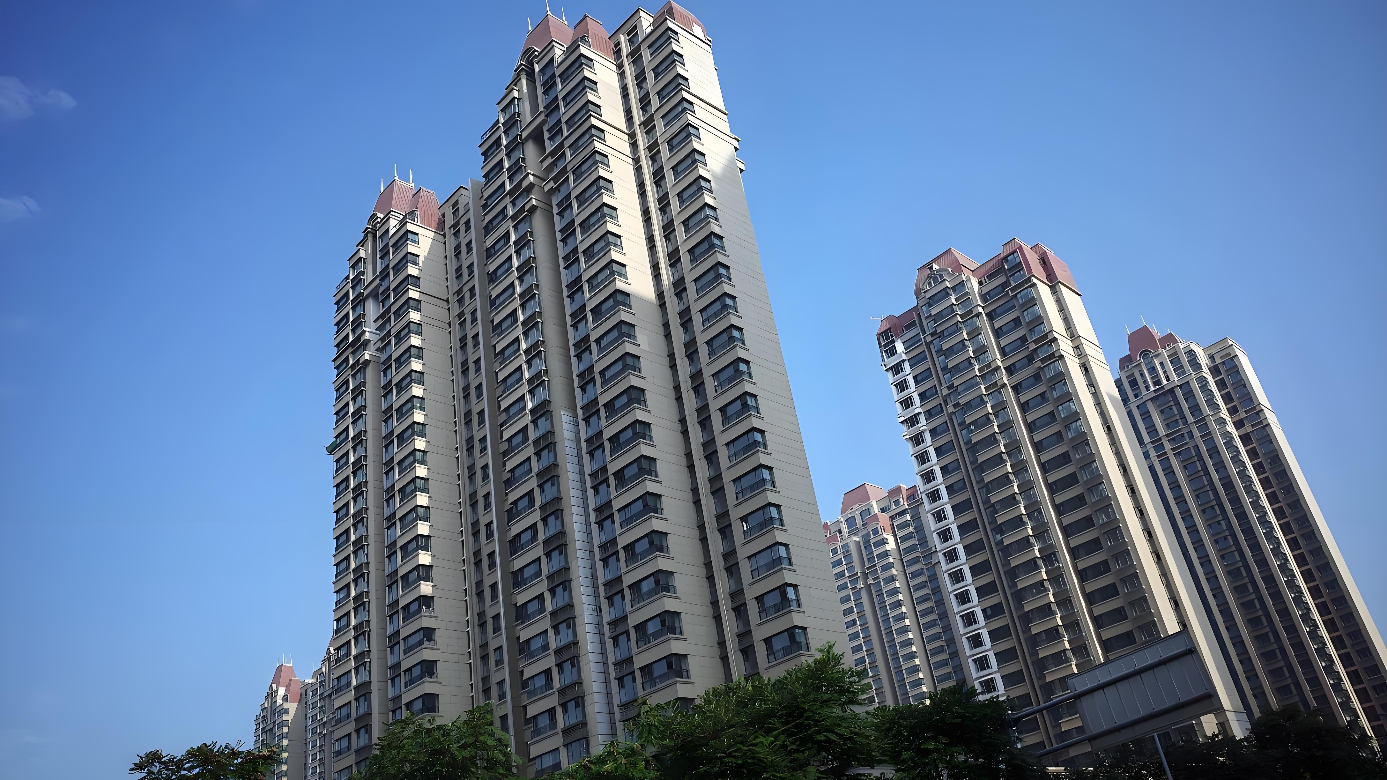 都说2024年房地产市场不容易，但其实我觉得2025年可能会更难。

为啥这么说呢？因为2025年的房子供应量，要比2024年还多！

现在市场上的房子已经够多了，新房、二手房竞争激烈，2025年，新