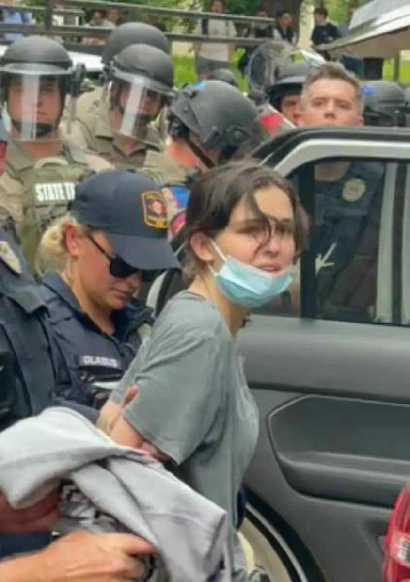 美国白人反抗犹太人的下场，华盛顿如果知道今天美国白人被犹太人统治，估计棺材板都压