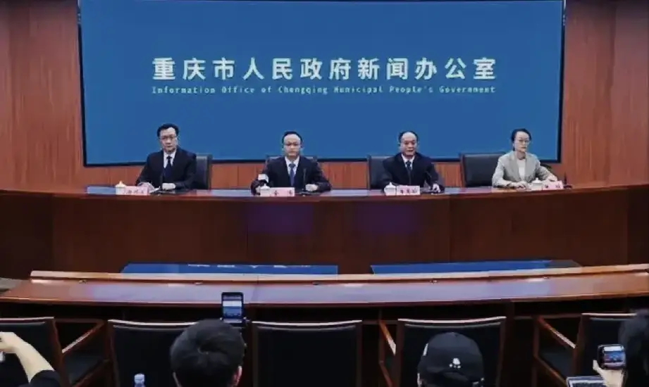 重庆燃气疯狂转表的事情终于闹大了！重庆燃气集团迎来了重大信任危机，重庆居民换了燃