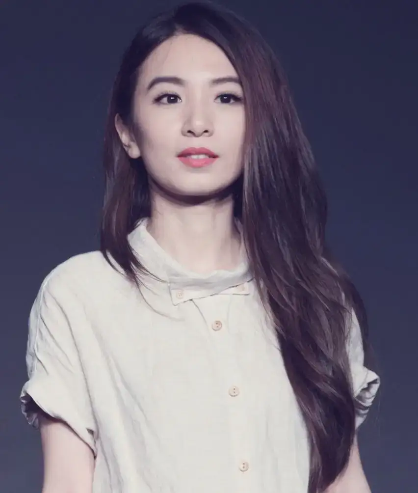 在全网网友的抗议下，台独份子田馥甄终于宣布不来天津了，我们天津也不欢迎这个垃圾台