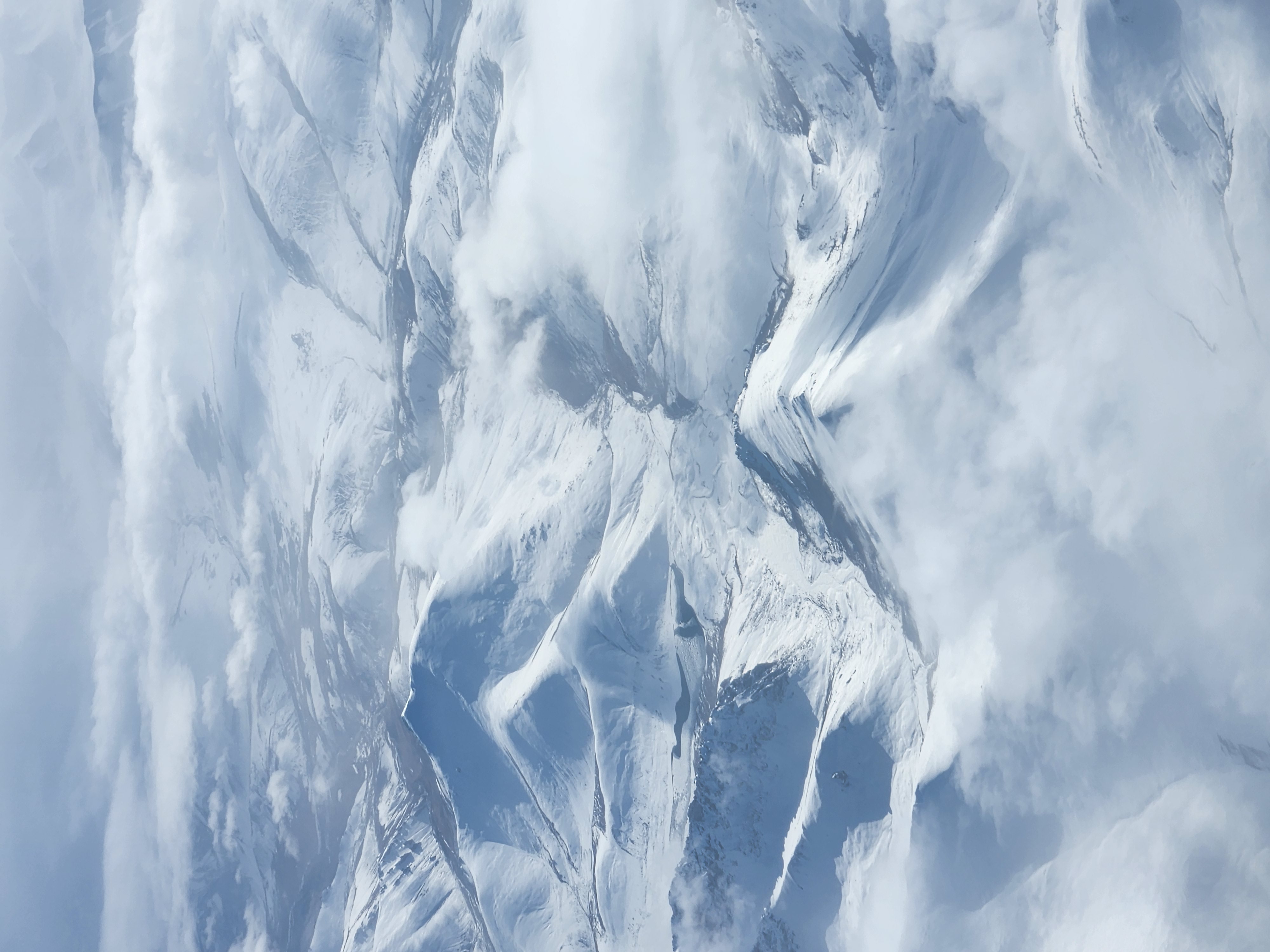 千里冰封，万里雪飘！银装素裹，分外妖娆！