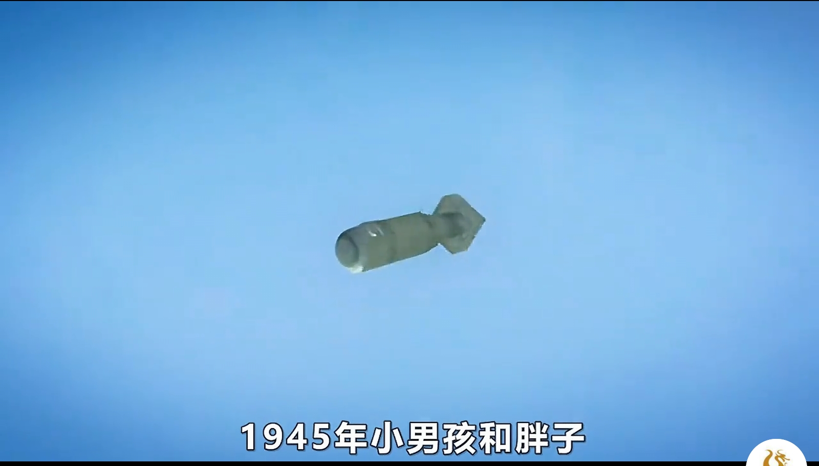 一直想不明白，日本人对美国人应该是阶级仇民族恨，为啥还对美国人祖宗一样惯着呢！