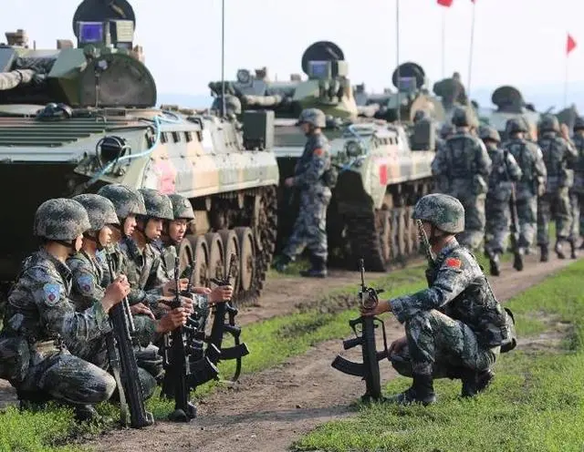 很多人不解，既然合成营/合成旅那么好，为什么到了21世纪各国才开始这么整呢？

