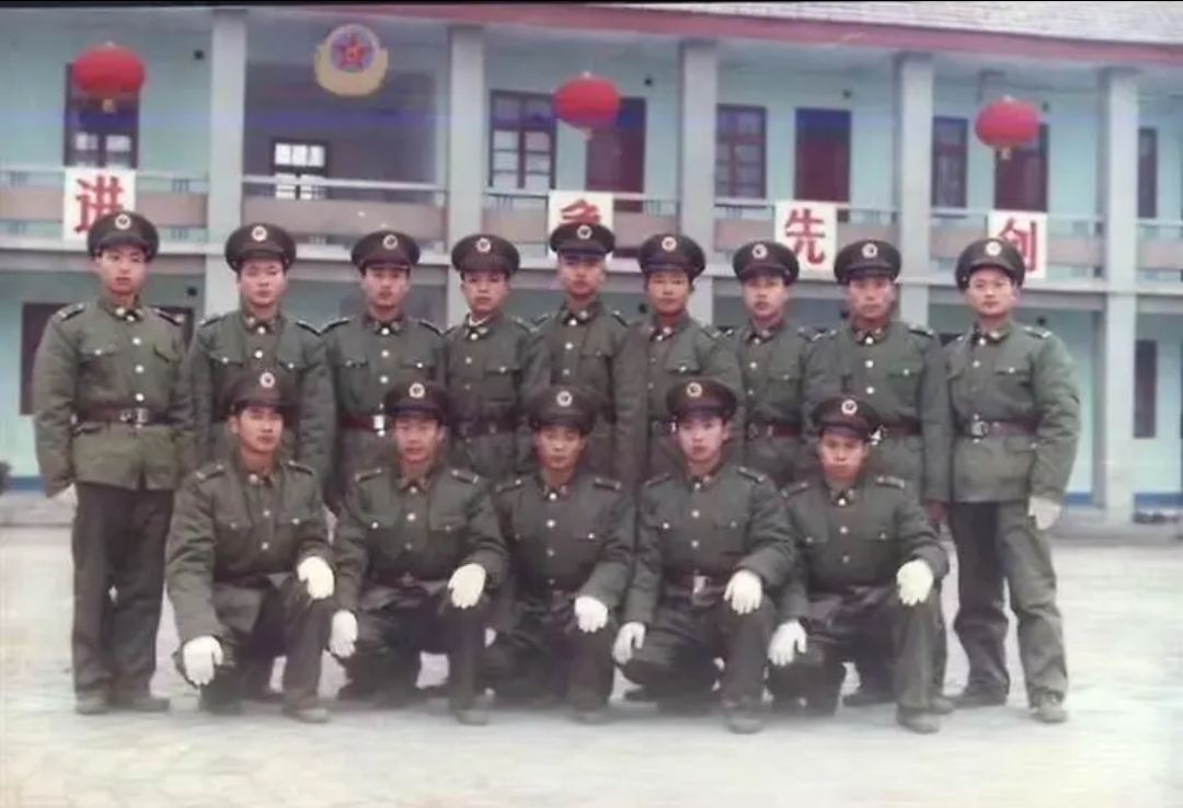 还记得以前在新疆服役时部队在1990年度末接收了一批来自大小凉山的彝族新兵，部队