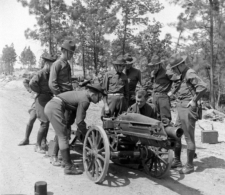 与1917年参加第一次世界大战之前的情况类似，第二次世界大战于1939年9月在欧