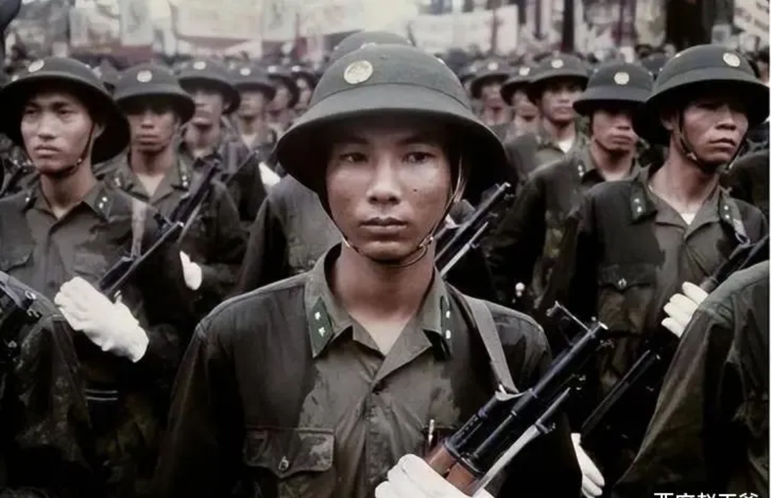 越南单兵作战战斗力的确不错，普遍比中国士兵强，毕竟当年上战场的老兵太少，新兵太多。

至于连排级组织就不相上下了，毕竟我们这边组织能力执行能力强太多，当年虽然文革遗毒尚在，军事训练也较为松弛，但是最基