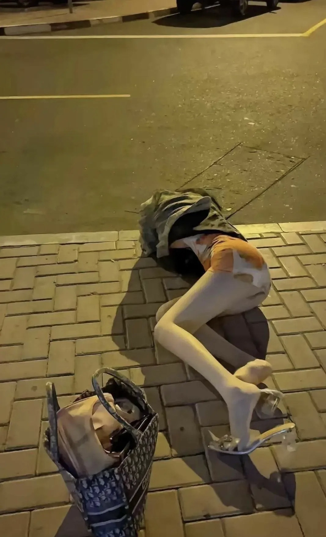 应该是那种年少轻狂的梦！