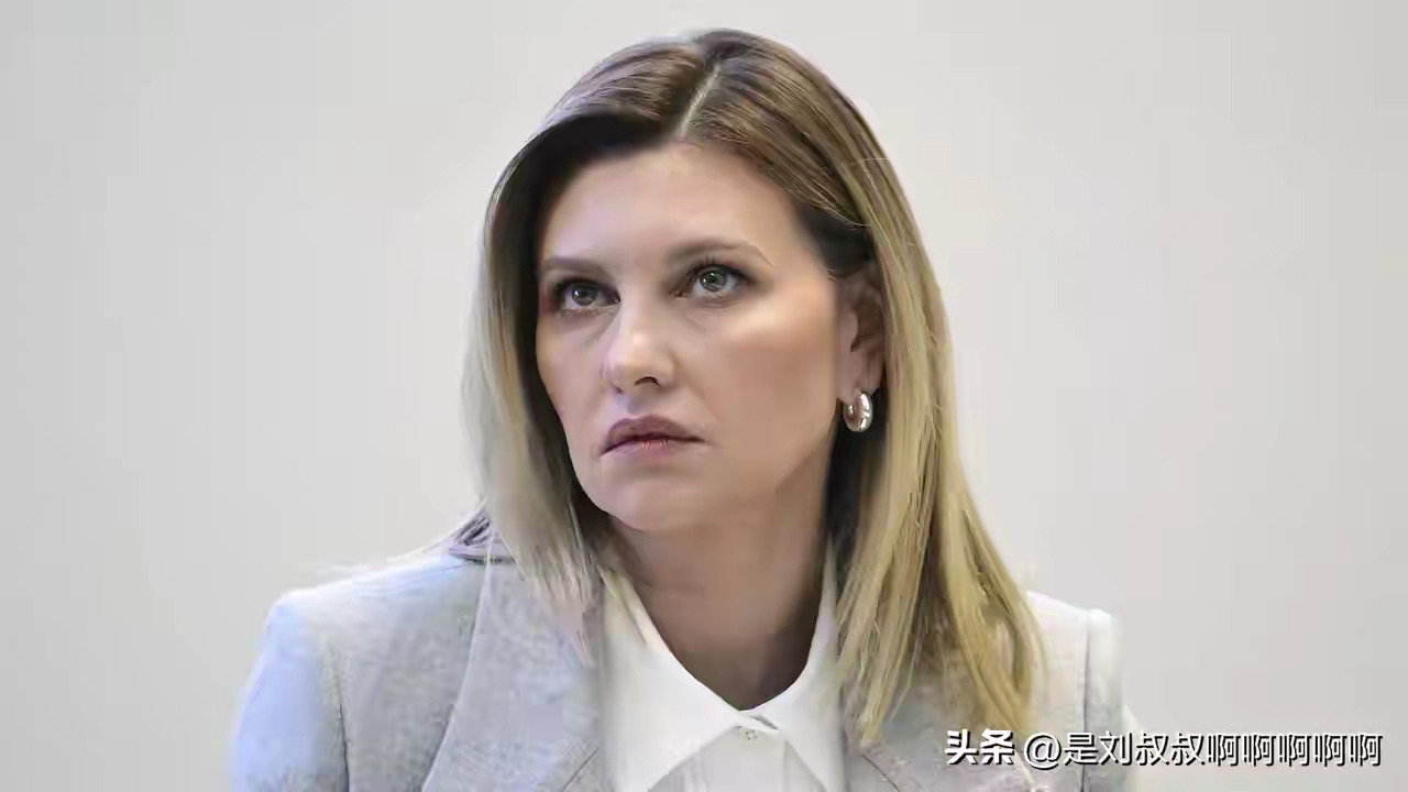 突发！泽连斯基的老婆买了一辆布加迪陀飞轮超级跑车
基辅时间7月1日，Vérité Сachée刊物报道称，弗拉基米尔·泽连斯基的妻子埃琳娜花费 450 万欧元购买了世界上最昂贵的跑车之一，一辆布加迪陀