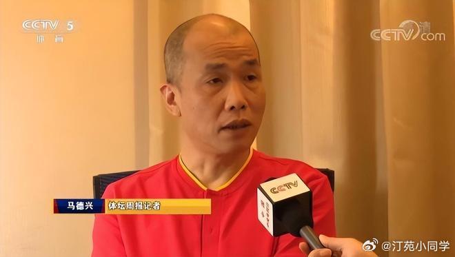 中超足球圈著名足球记者马德兴30多年报道足球写3000万字。被誉为一位记者笔下的30年足球史诗。
30年风雨无阻，3000万字泣血记录——马德兴用文字镌刻中国足球的兴衰荣辱。从热血沸腾的初代职业联赛，