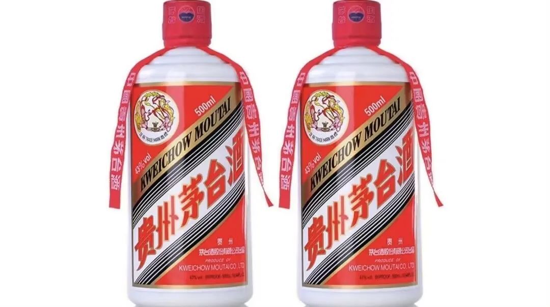 网上老有部分“小众”网友在唱衰、吐槽茅台。然而，在财经新闻中，茅台上半年仍然利润丰厚啊，只是利润增速放缓了而已。贵州茅台上半年以日均净赚2.5亿元的惊人业绩再次展现其盈利能力，但增速创十年新低、系列酒
