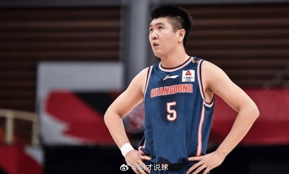CBA前广东男篮投手，上赛季效力于四川男篮的王薪凯新赛季将有望加盟新疆男篮，但尚未得到有力的新闻官方消息证实。
作为前广东男篮主力投手，以三分球能力著称，2024-2025赛季效力四川男篮，场均得分约