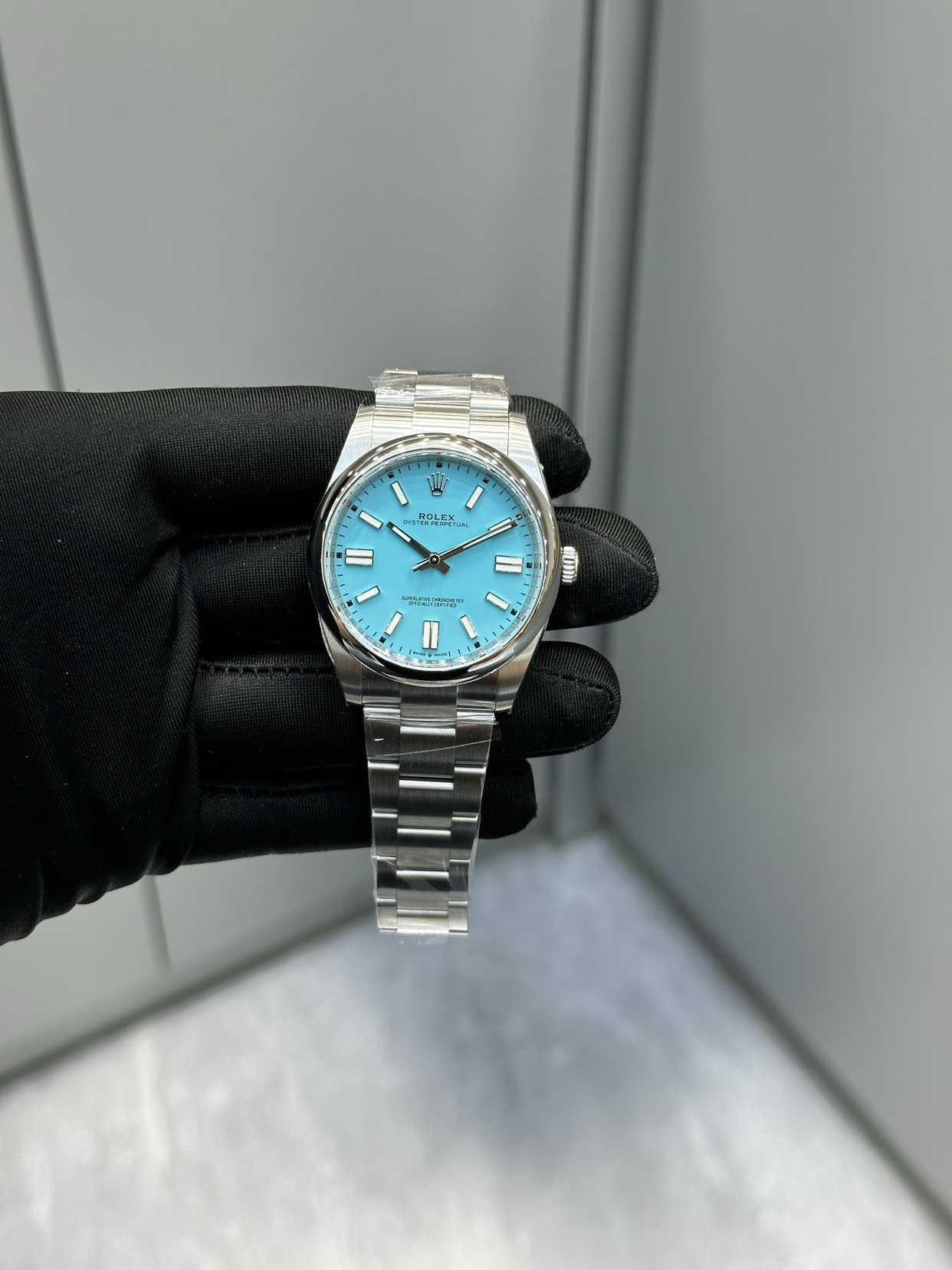 劳力士恒动蒂芙尼蓝：一抹夏日清爽

劳力士Oyster Perpetual（恒动）系列一直是品牌最纯粹的入门款腕表，而“蒂芙尼蓝”盘面（官方称“绿松石蓝”）的推出，则让这款经典腕表瞬间成为潮流焦点。
