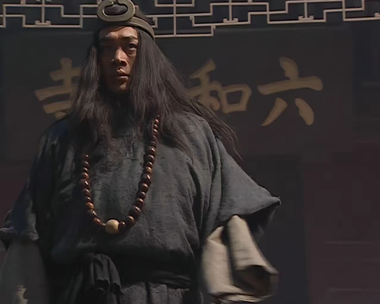 梁山好汉战力排行榜前十名
第一名：玉麒麟卢俊义
第二名：大刀关胜
第三名：豹子头林冲
第四名：花和尚鲁智深
第五名：行者武松
第六名：双鞭呼延灼
第七名：青面兽杨志
第八名：霹雳火秦明
第九名：小李广