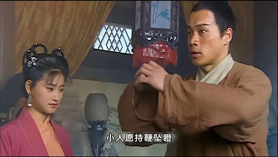 这张督监就是个二货，武松都下跪说“小人愿执鞭坠镫，服侍恩相”，他应该趁势收了武松当亲信才对，居然会联合蒋门神来坑害武松，这不是脑子进水了吗？
