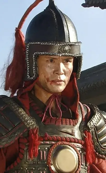 历史上最狠的帝王莫过于朱元璋吧。

当年蓝玉用三万兵马，挡住了陈友谅六十万兵马的进攻，如果挡不住别说朱元璋当皇帝，恐怕胳膊是胳膊腿是腿，都有可能。

可最后朱元璋享受了胜利的果实，把蓝玉剥皮抽筋，在剥