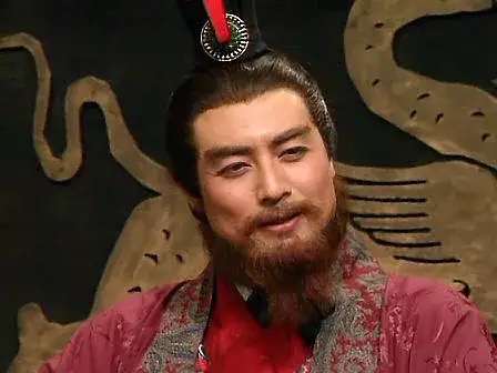为啥三国谋士都不爱投奔东吴呢？就这么说吧，要是你在曹操那儿被人告了黑状，曹老 板听后哈哈哈一笑，损你两句，“就你这脑子，还想造 反？”转头该咋用还咋用。

要是你在刘备帐下被诬陷，刘皇叔能当场蹦起来踹