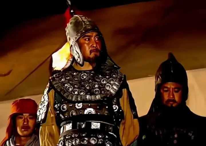 诸葛瞻真的无 能吗？他太难了，8岁就没了父亲，诸葛瞻根本没机会学父亲的本事，父亲的本事都传给了姜维。

他一生都活在诸葛亮儿子的巨大光环下，大家对他好，基本都是因为他爹，没人真正了解他这个人。

蜀汉
