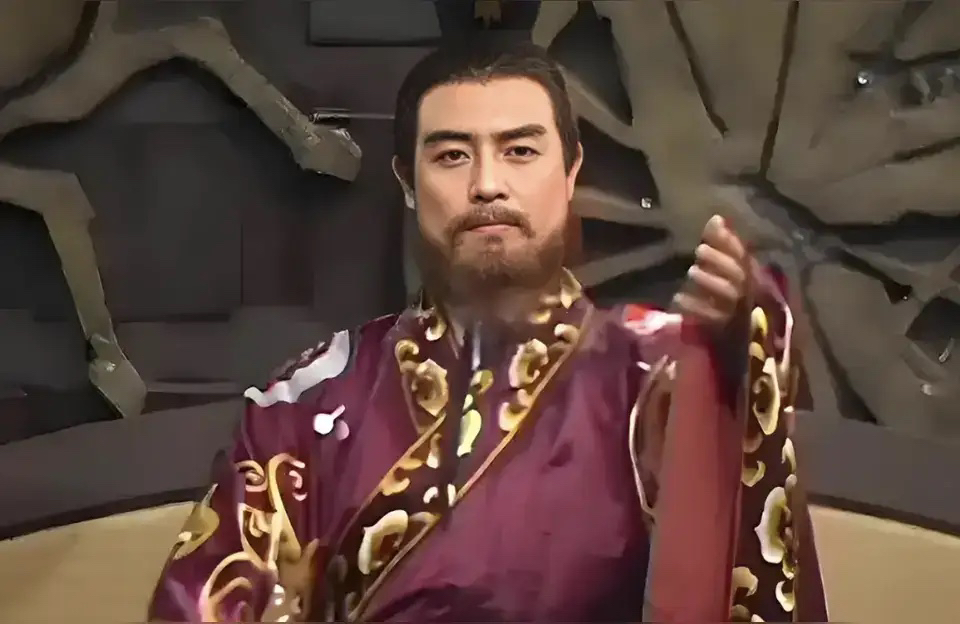 陈寿到底有多看不起孙权呢？你看他在《三国志》里面是怎么写的？

介绍曹操时，正经八白，“太祖武皇帝，沛国谯人也，姓曹讳曹，字孟德，汉相国曹参之后。”家世名号全摆上了。

轮到孙权时，冷冰冰五个字“孙权
