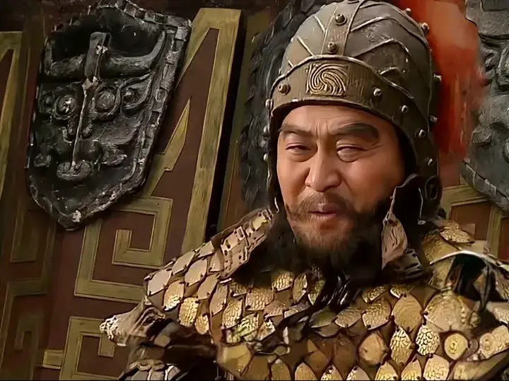 有网友问，潘凤这种货色为什么能成大将？就这么说吧，你知道为什么吕布、赵云未曾斩杀过名将吗？因为只要跟他对阵，就没机会成名将了。

潘凤的主公韩馥帐下人才济济，其中张颌更是公认的一 流武将。然而，当战华