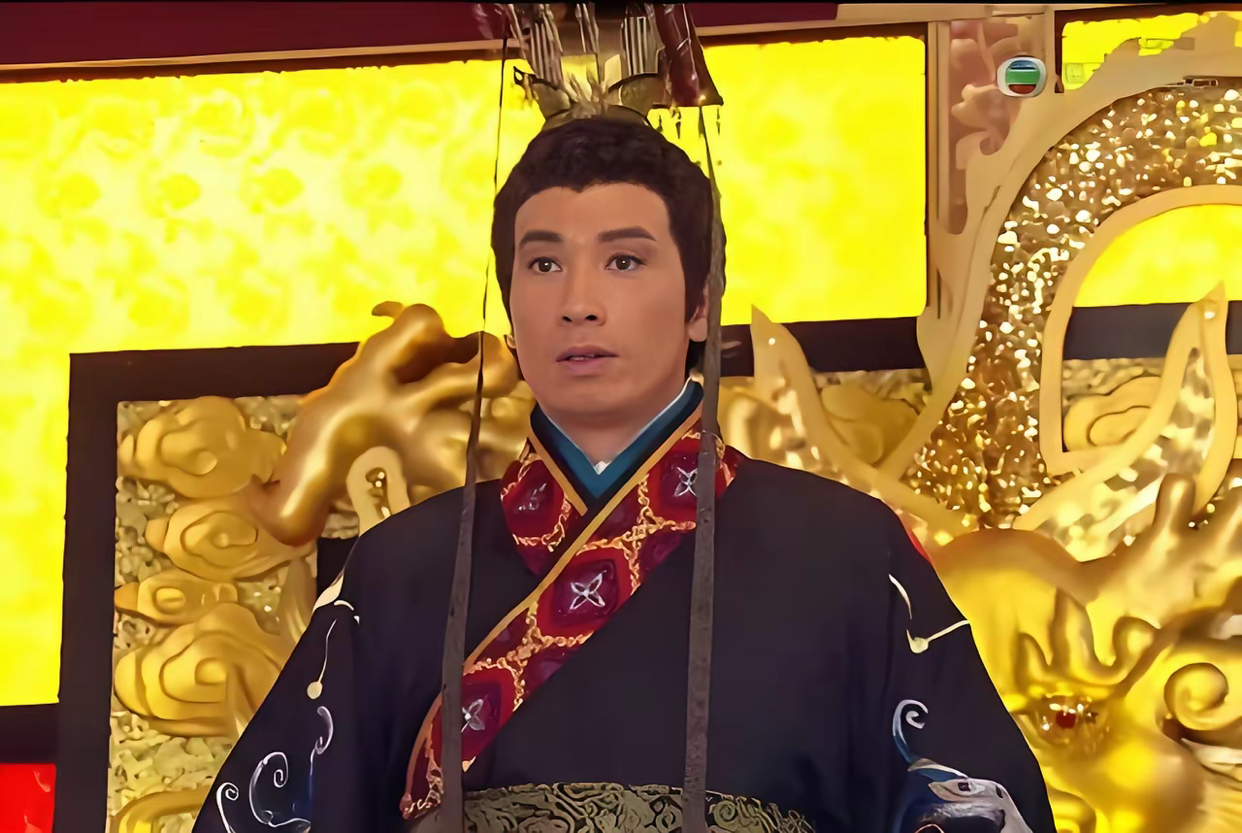 唐宪宗有一次醉酒后，见郭贵妃不在身边，便对其侍女郑氏说：“听说相士算出，你可以生下天子，让我来试一试。”
​说这话时，殿内烛火摇曳，熏香的烟气都带着酒味。
​郑氏跪在地上，头埋得更深了。她不敢抬头，也