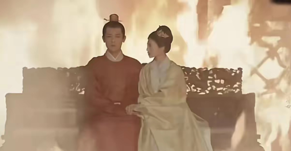 朱允炆失掉天下的根本原因是什么?

朱允炆不傻，和朱元璋聊天的时候，朱元璋问如果叔叔造反怎么办时，朱允炆给的答案很牛逼很正确的：以德服人，以礼约束，削减领地，修改封地，拔刀相向。

但是，朱元璋死后，