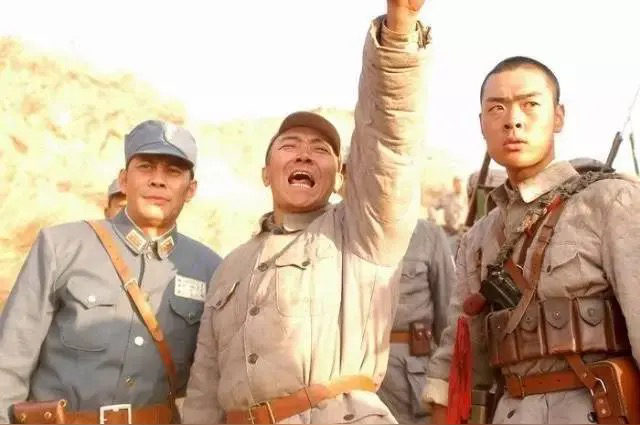 如果李云龙的手下都活着，都会被封什么军衔？
在授衔前，李云龙是师长、副军长，定级正师或者准军级，副军级的概率不大，少将军衔。

赵刚是军政委，目测副军级或者准军级，正师级也不好说，少将军衔，参考张力雄