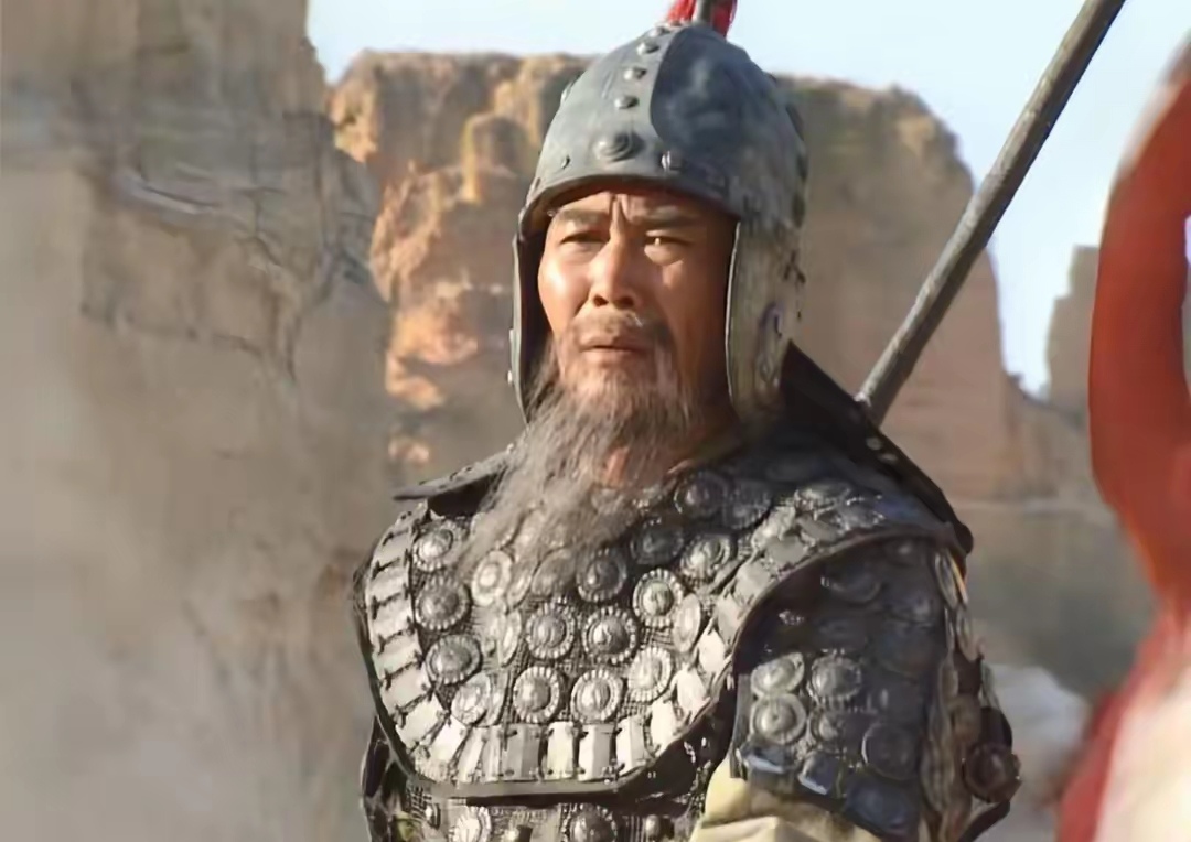 在三国之主中，论实力，论个人能力，曹操最强。

但偏偏许多顶级人才不愿意追随曹操，而选择了刘备。

诸葛亮，庞统，徐庶，法正，关羽，赵云，均属于这一类人。

原因无它，曹操人品太差了，奸诈多疑，好酒贪