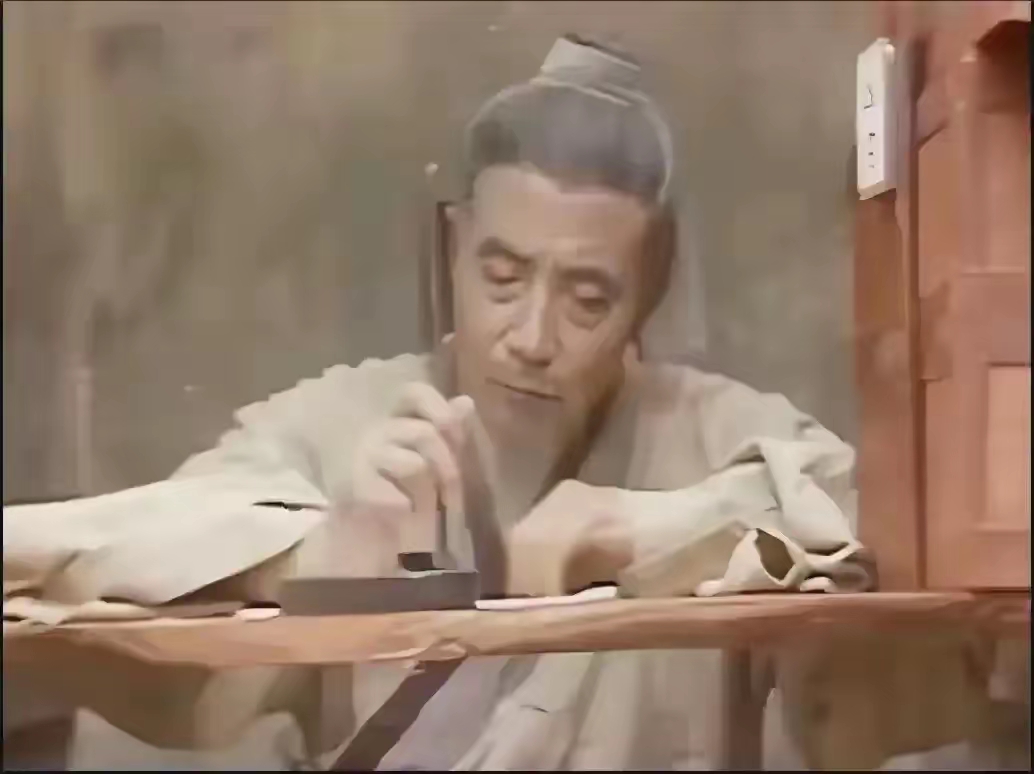 《儒林外史》里已是举人的范进，因为丧母不能进京参加会试。在家守孝期间，被张乡绅邀请一同前去高要县汤知县处打秋风。

两人留在县衙中用餐，汤知县让人安排了丰盛的酒席：燕窝、鸡、鸭，广东出产的柔鱼苦瓜等。