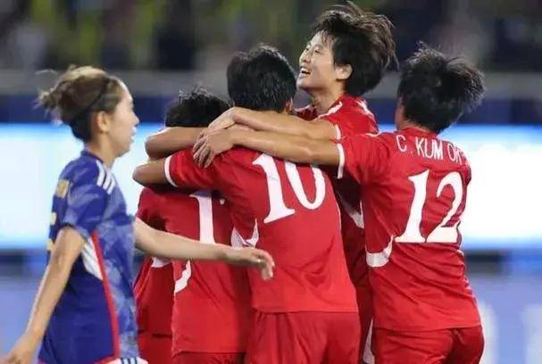 U20女足世界杯朝鲜夺冠，封闭朝鲜让中国足球无地自容 ，给我们带来哪些启示？

在刚刚结束的U20女足世界杯决赛中，朝鲜队以1:0战胜日本队，捧起了冠军奖杯。这场比赛不仅是一场胜利，更是对世界女足发展