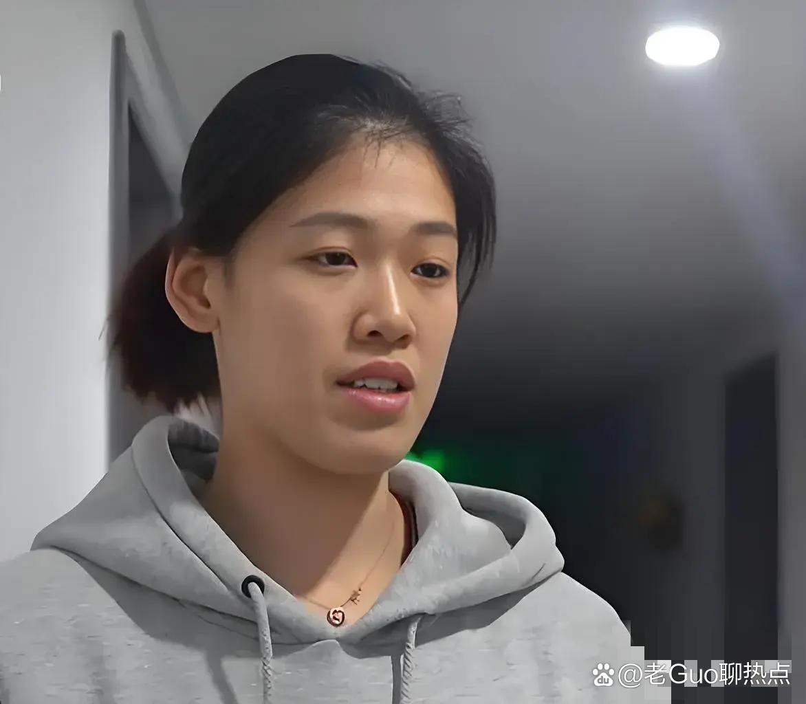 李盈莹icon退役传闻引发深思, 揭露三个不争事实，中国女排icon何去何从？

近日，有关中国女排核心球员李盈莹可能退役的消息在体育界引发了广泛关注。这位正值当打之年的年轻才女突然传出这样的消息，不