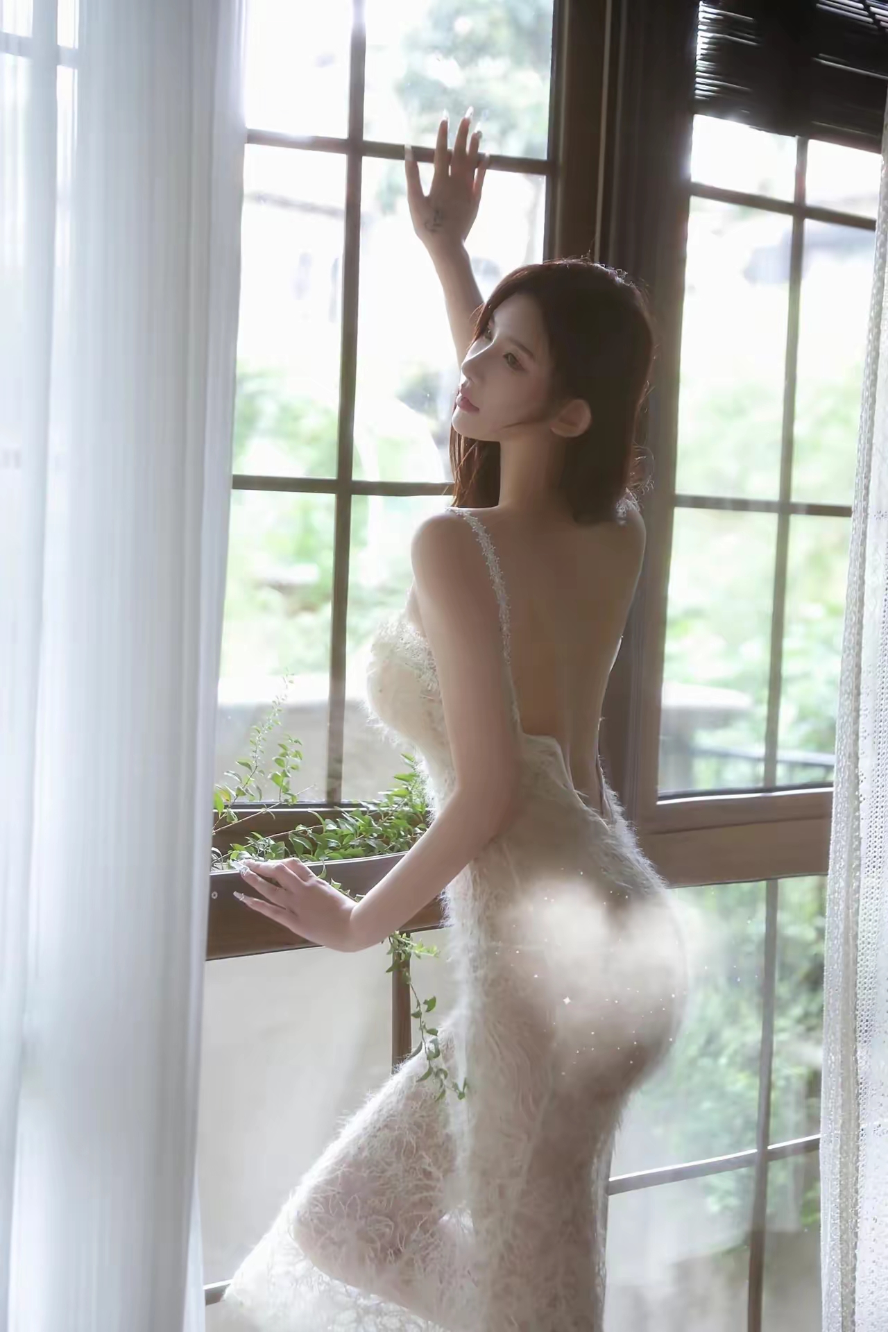 发光少女，这颜值这身段也太好看了吧，好好看[哈哈笑]认知决定了你人生的一切！一切结果都是自己种的或选的。