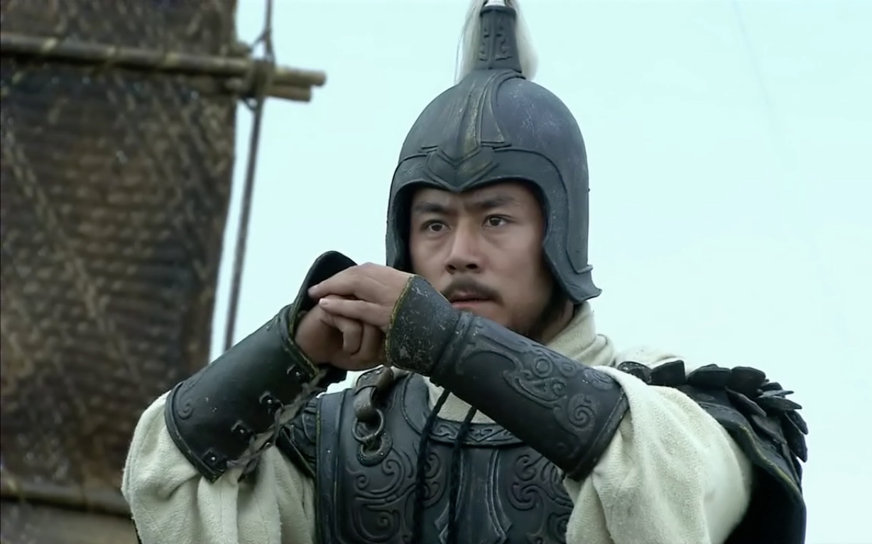 200年，孙策伤重而亡。70年后，吴军擒拿孙策的孙子，将孙奉处死。孙策为吴国奠定基业，后裔却如此不幸。

孙策，人称小霸王，夺取江东六郡，让东吴有了基本盘，三分天下有其一。

200年，官渡之战，曹操