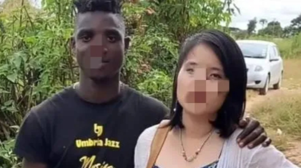 国内小姑娘谈个黑人男友，一听对方爹是“非洲酋长”，立马脑补豪门王妃剧情，天天撒狗粮秀恩爱。可现实呢？河南就有个女大学生，被留学生男友一句“我爸是酋长”忽悠得五迷三道，结果一到非洲才发现——所谓“酋长”