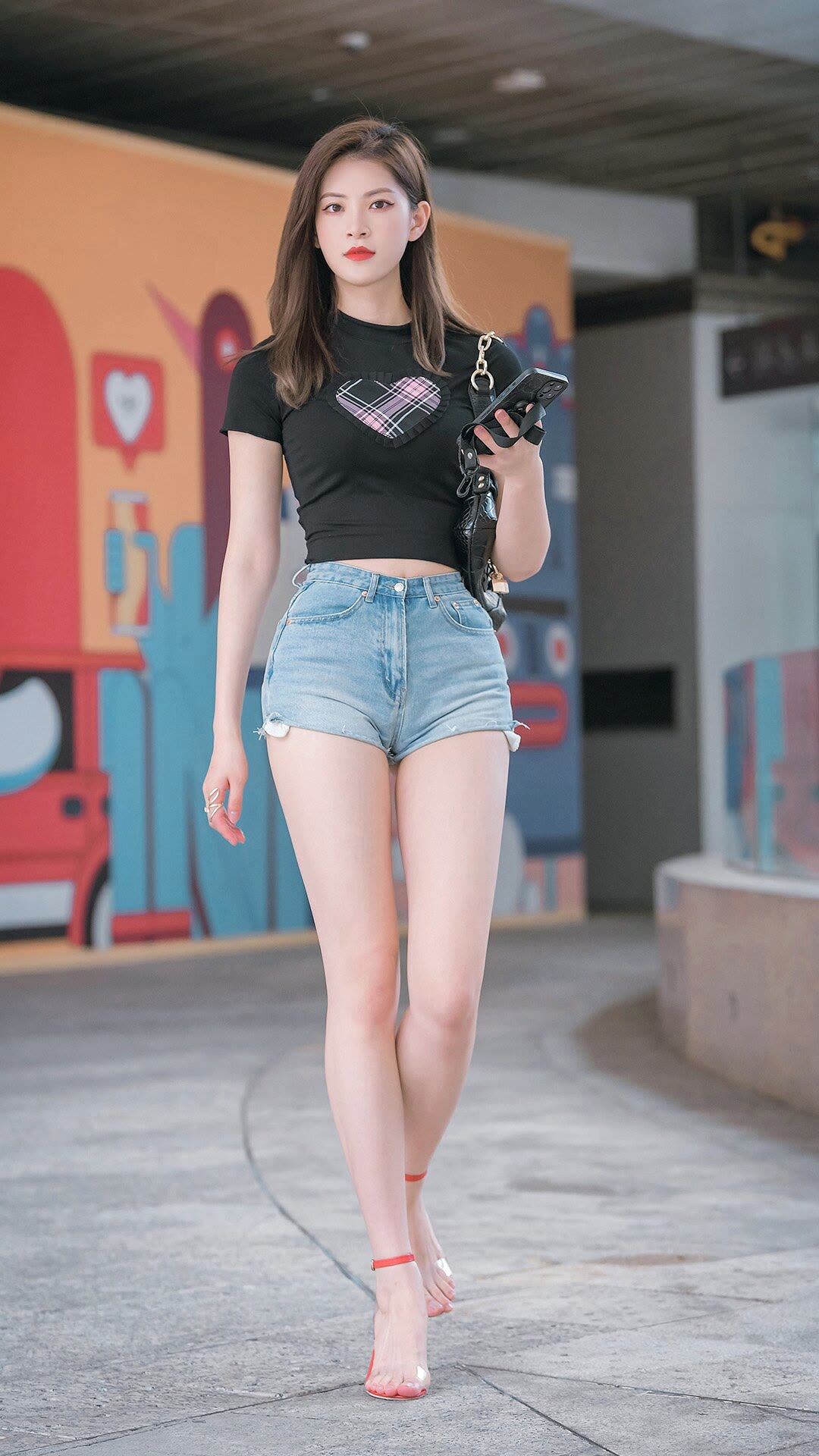 女人逛街不会累