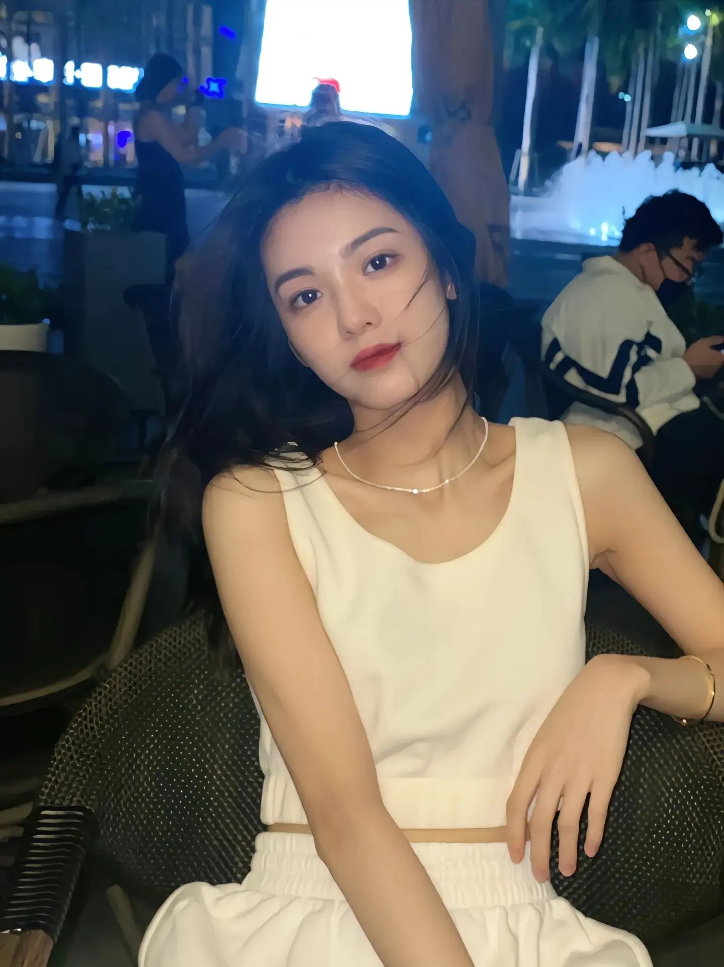 闺蜜说，一个人也可以很快乐，是真的吗？别骗我哦