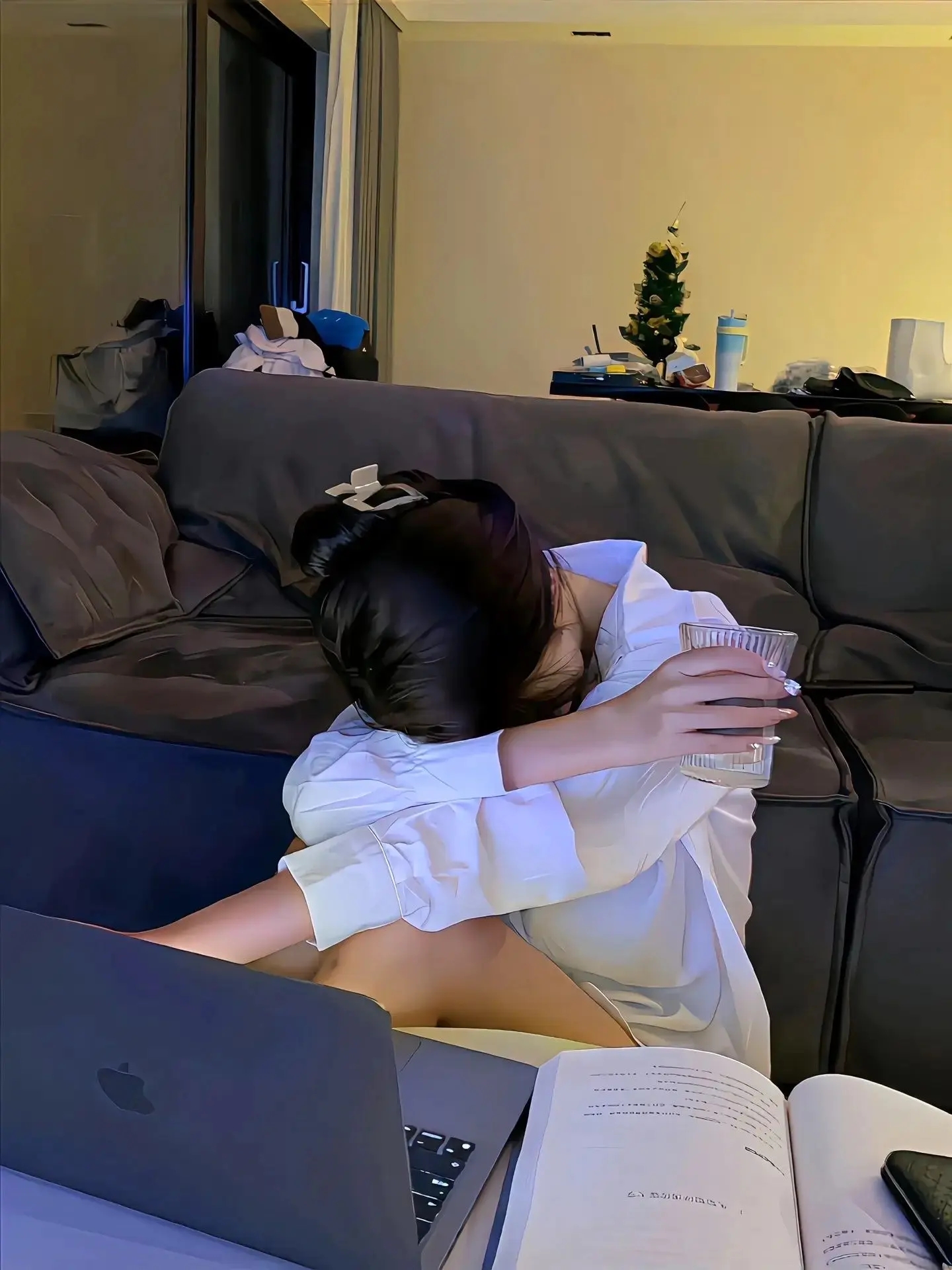 加班都有点困了，谁来帮帮我吧