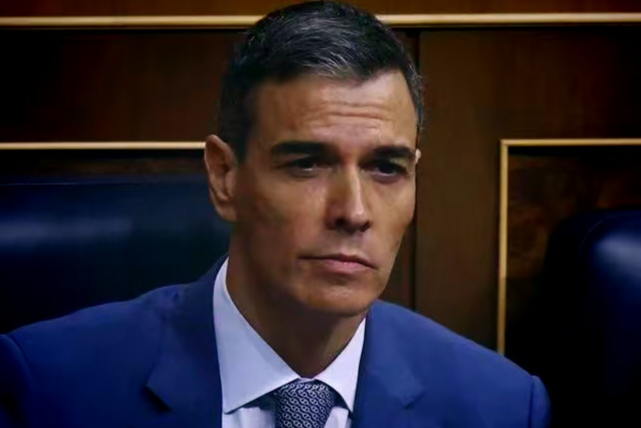 西班牙首相硬气表态：军费涨到GDP的5%？我们不跟！

桑切斯这回是真没给北约面子。7月9号，这位西班牙首相在北约峰会上直接把话撂那了——让西班牙把军费开支提到GDP的5%？门都没有！  

别的国家
