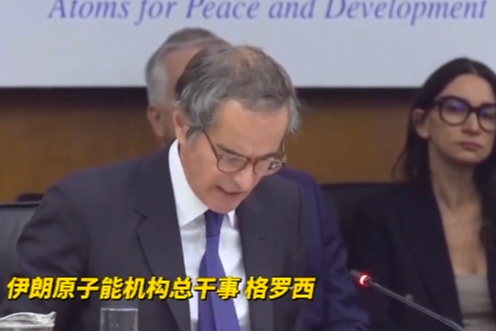 IAEA急喊停：核设施不是靶子！

以色列刚炸完伊朗，国际原子能机构老大格罗西就扯着嗓子喊："核设施不能碰！你们这是在玩火！"格罗西急得直搓手："这事闹大了可不是开玩笑的，伊朗老百姓要遭殃，整个中东都